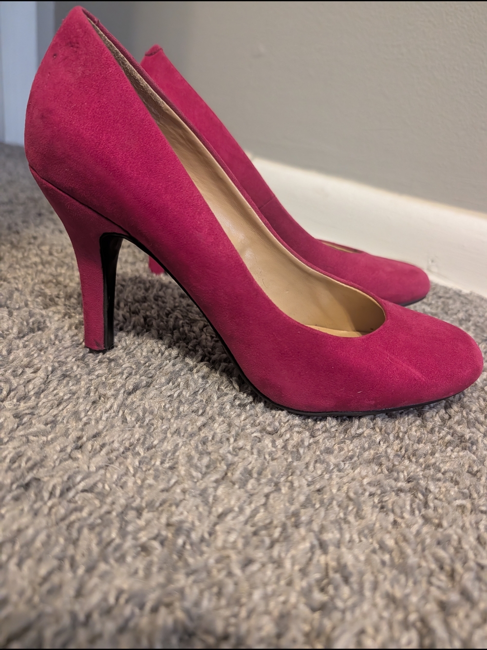 Kelly & Katie Suede Pointed-Toe Pumps in Fuchsia